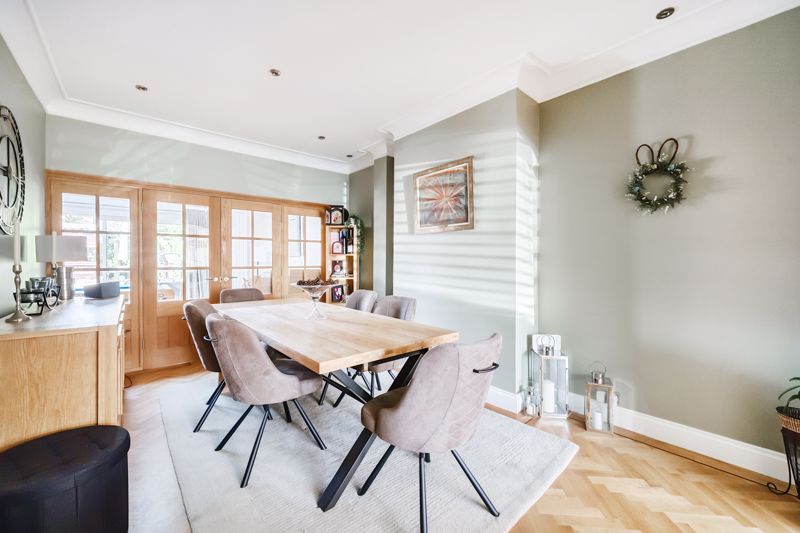 Dining- click for photo gallery